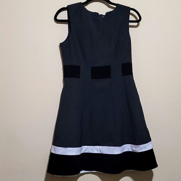 Calvin Klein Gray ColorBlock Dress Sz 4 - Picture 2 of 8